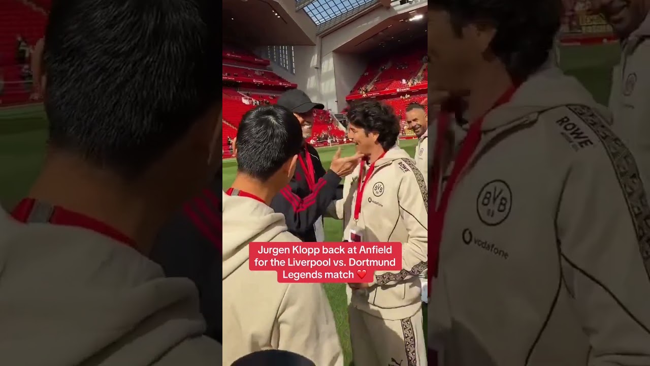 Klopp's back home ❤️ (via @bvb/TT)