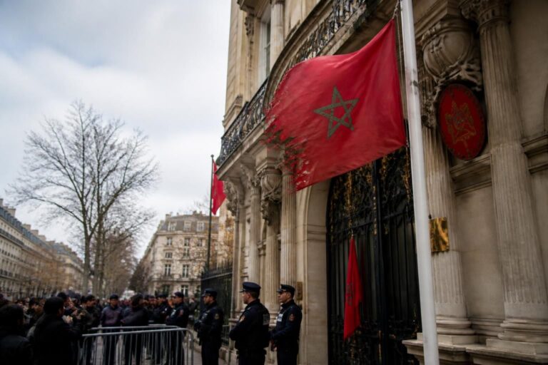 Coupe du Monde 2026 : L’Ambassade du Maroc en France dépose plainte suite à la profanation d’un drapeau marocain