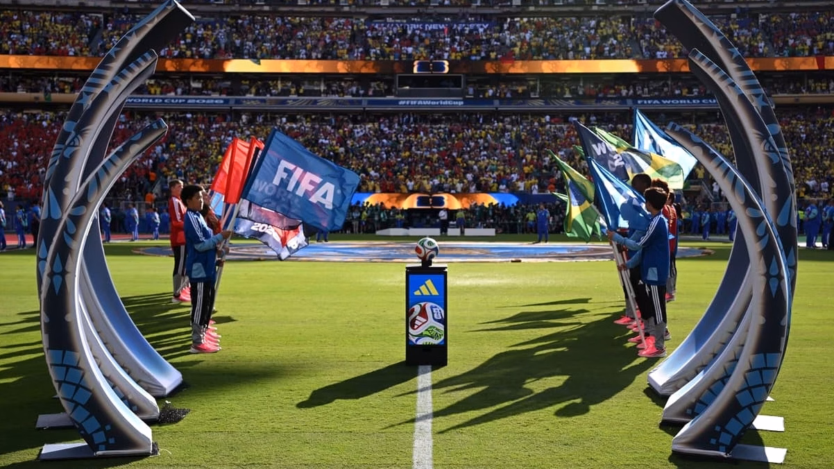 Crise à la FIFA : Platini dénonce un non-respect des règles et réclame un changement urgent