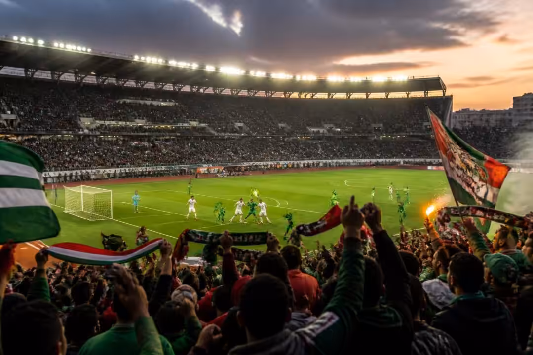 découvrez le programme complet des 16ᵉ et 17ᵉ journées de la botola pro inwi, avec des matchs incontournables incluant des classicos passionnants et des derbys intenses au rendez-vous.