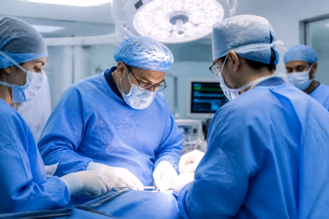 découvrez le récit de l'opération chirurgicale réussie d'abdelfattah hadraf avec as far, une étape importante pour sa santé et son avenir sportif.